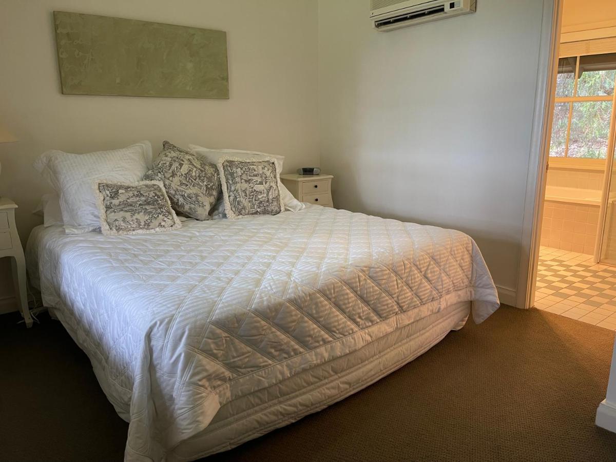 Villa Provincial - 2 Bedrooms Both With Ensuites -Situated In Cypress Lakes Resort Pokolbin Exterior foto
